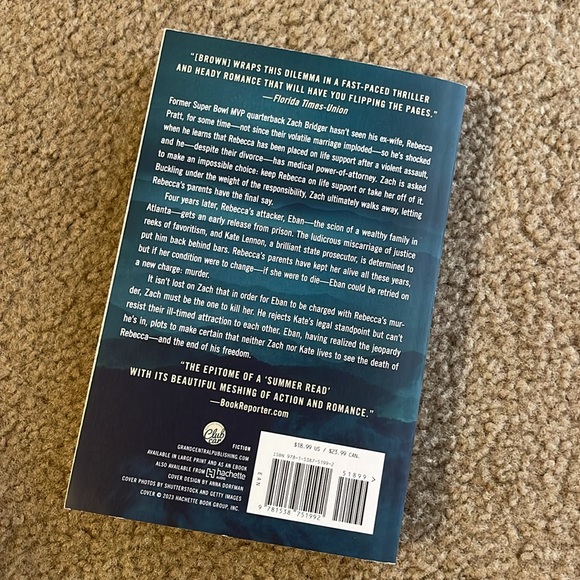 Over kill- Sandra brown book - Picture 2 of 2